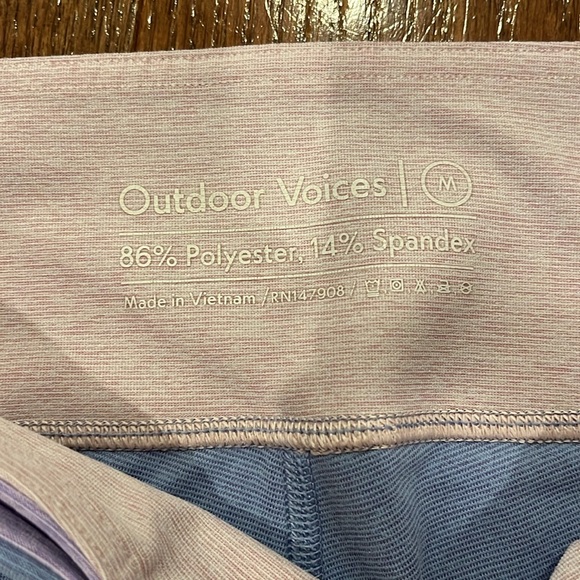 Outdoor Voices Springs Leggings in Lilac - Size Medium - Picture 3 of 4